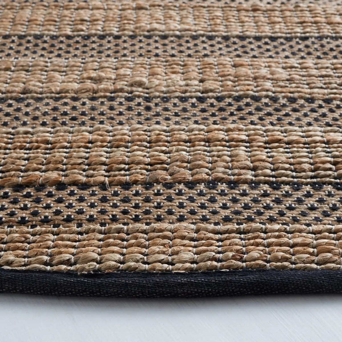 Safavieh Natural Fiber 7'-0" x 7'-0" Rug in Black / Natural