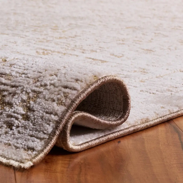 Safavieh Romance 300 5'-3" x 7'-6" Rug in Ivory / Brown