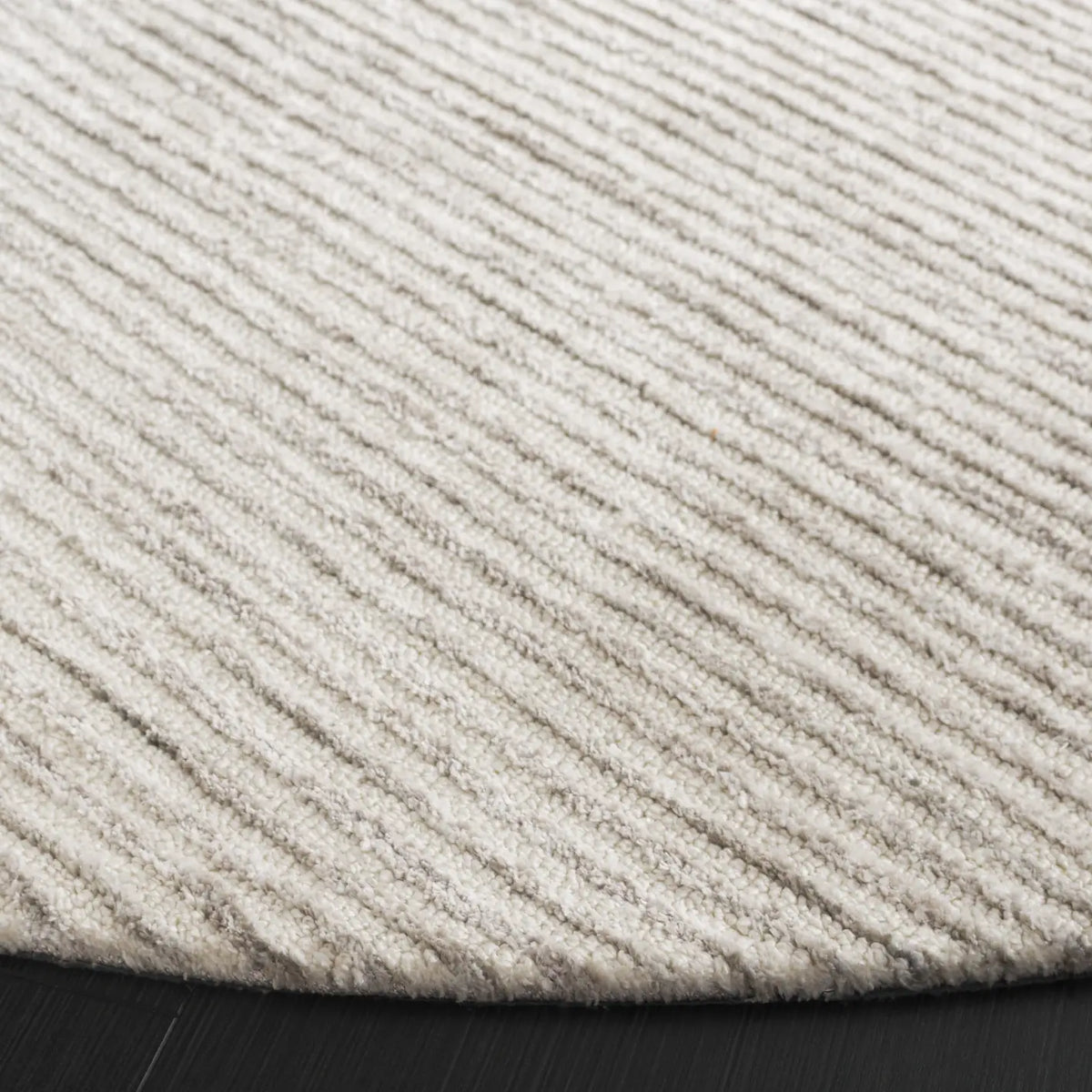 Safavieh Audrey 6'-0" x 6'-0" Rug in Light Grey / Ivory