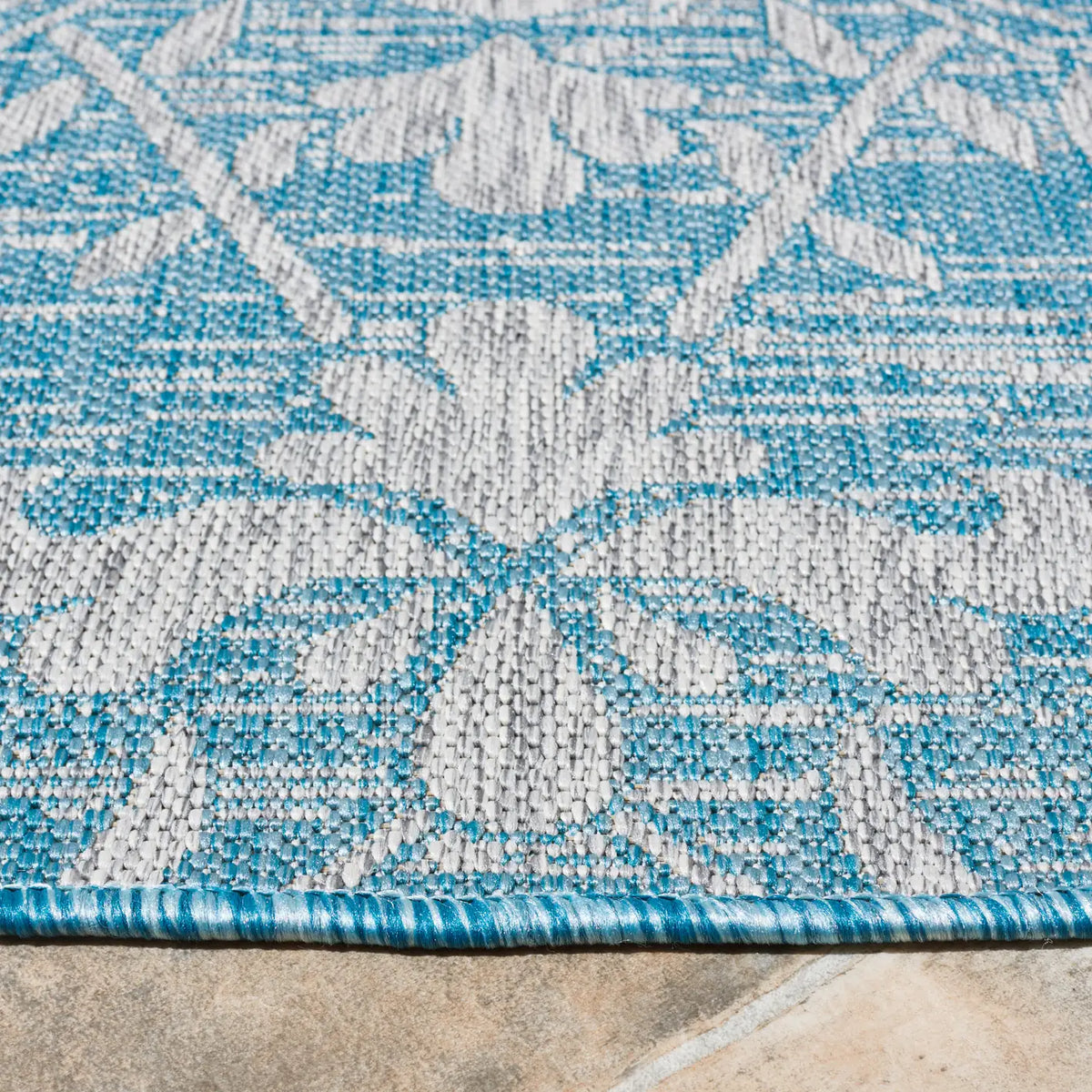Safavieh Courtyard 6'-7" x 6'-7" Rug in Aqua / Grey