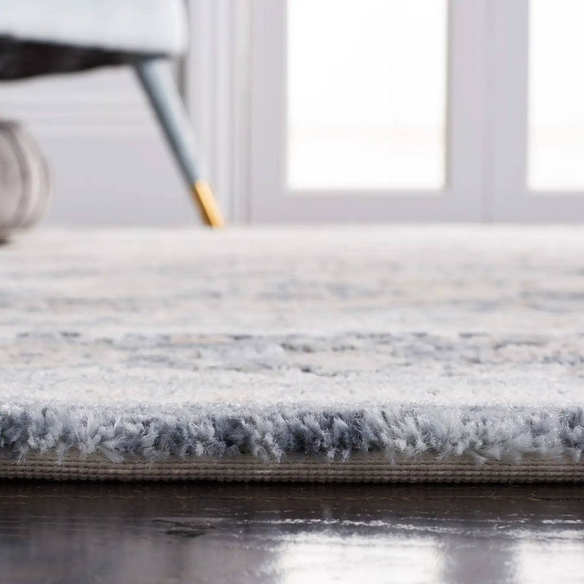 Safavieh Martha Stewart 4'-0" x 6'-0" Rug in Cream / Blue