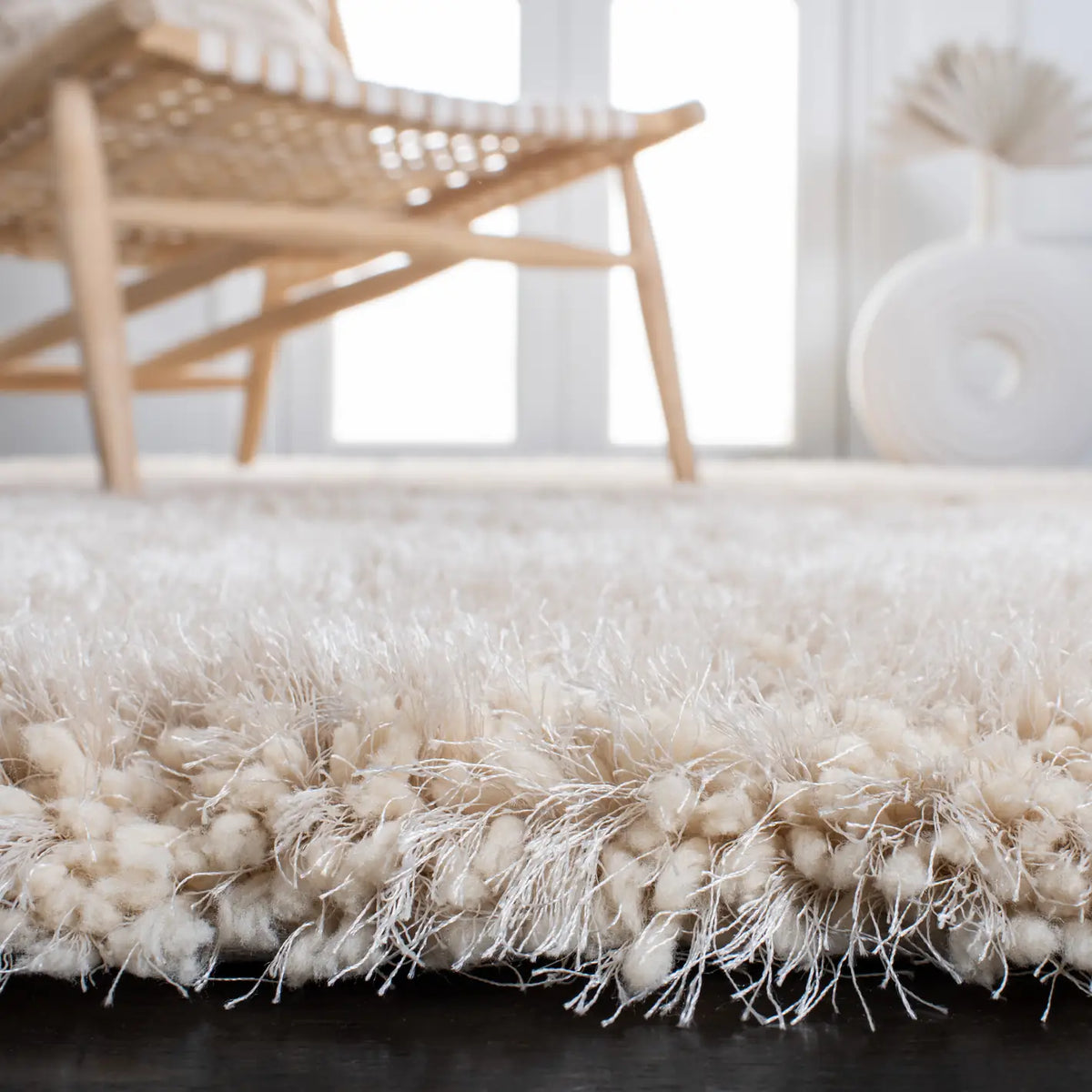 Safavieh Shag 4'-0" x 6'-0" Rug in Beige