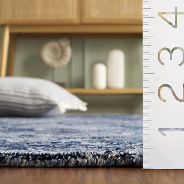 Safavieh Marquee 4'-0" x 6'-0" Rug in Navy