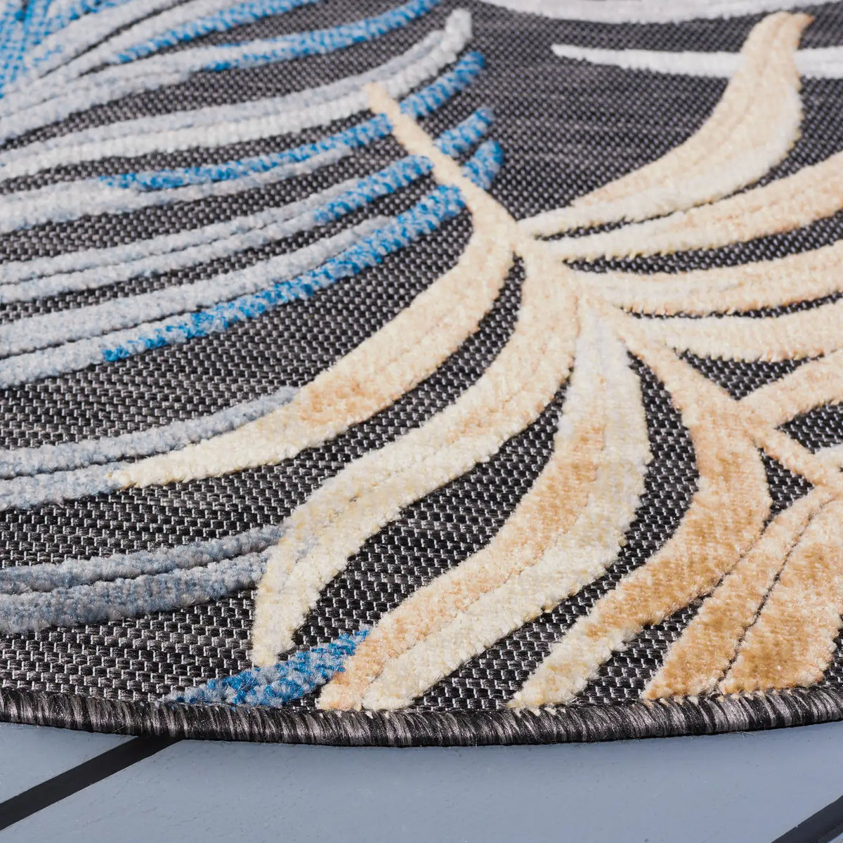 Safavieh Cabana 5'-1" x 5'-1" Rug in Black / Rust