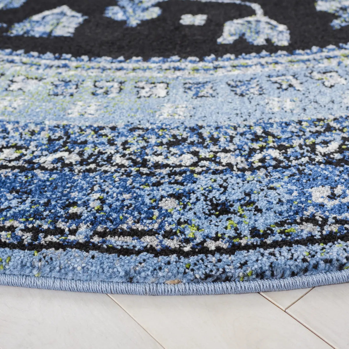 Safavieh Vintage Hamadan 6'-7" x 6'-7" Rug in Light Blue / Black