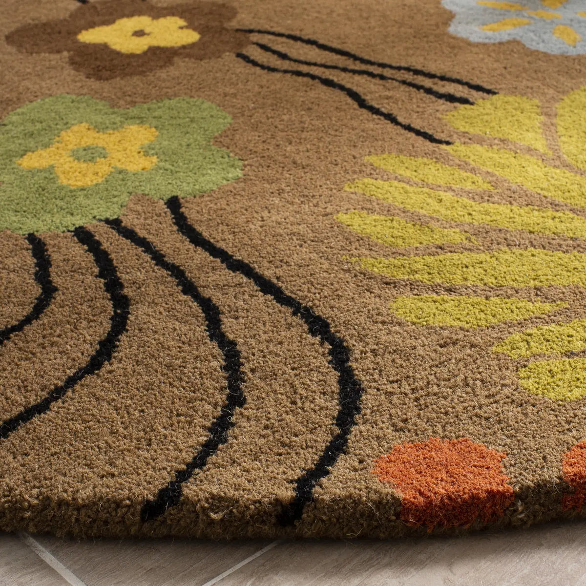 Safavieh Soho 6'-0" x 6'-0" Rug in Brown / Multi