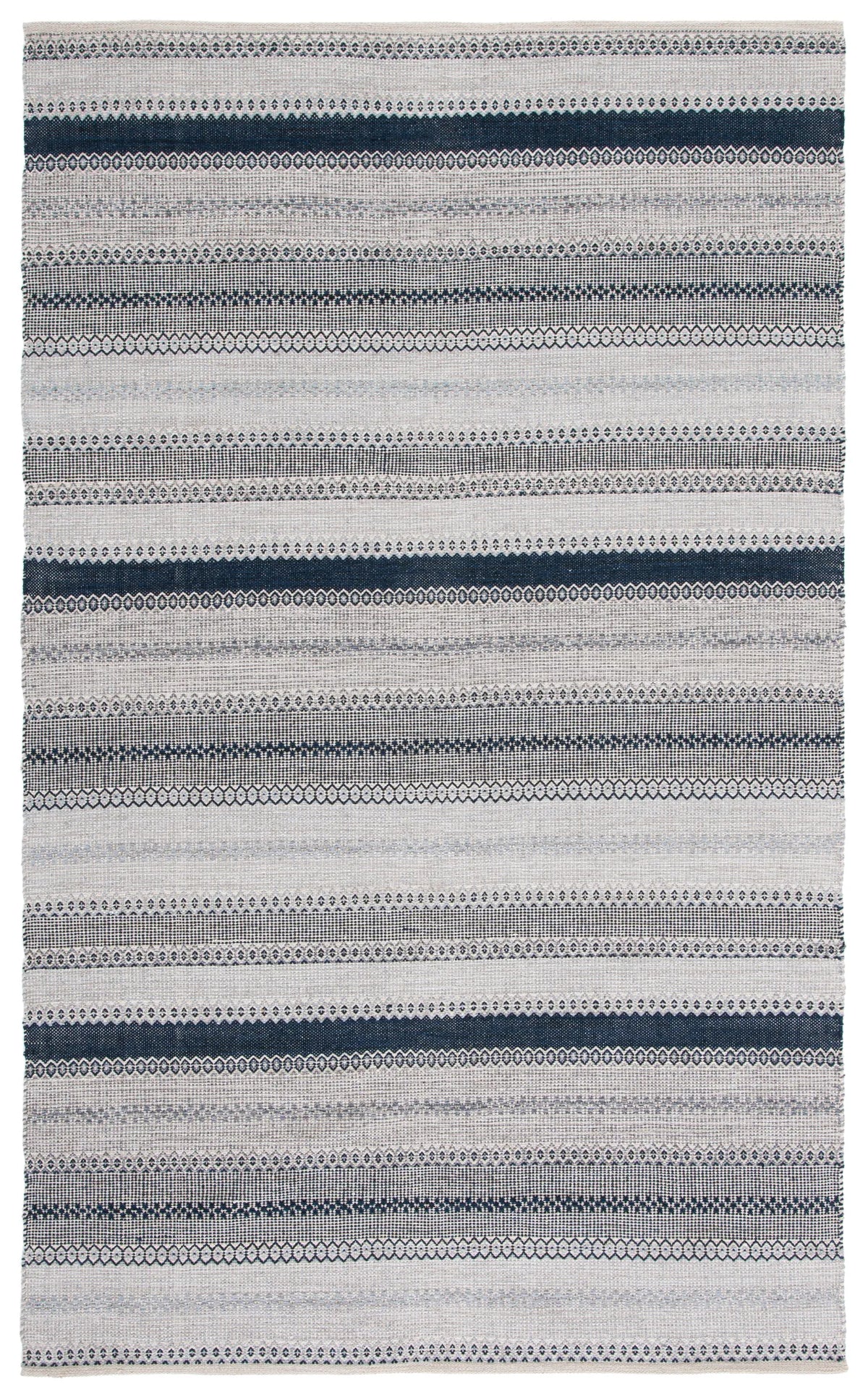 Safavieh Montauk 4'-0" x 6'-0" Rug in Grey / Black