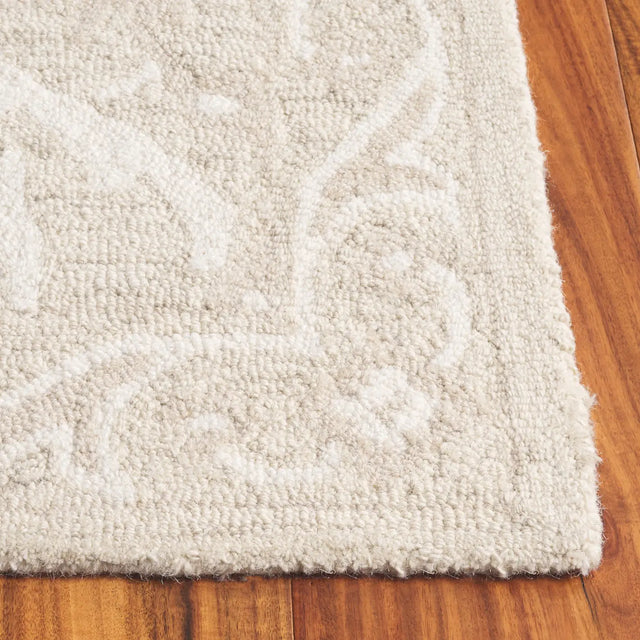 Safavieh Blossom 4'-0" x 6'-0" Rug in Beige / Ivory