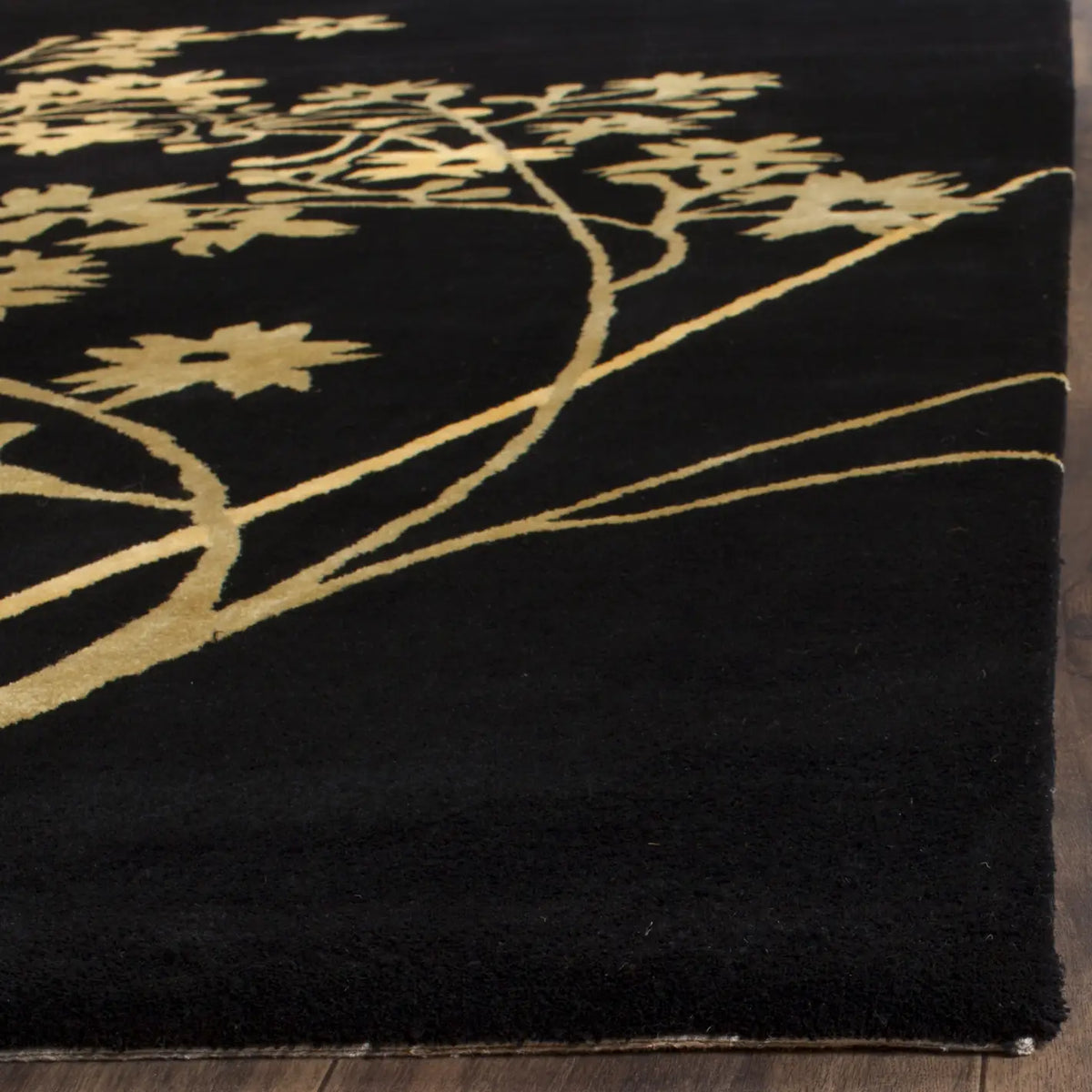 Safavieh Soho 9'-6" x 13'-6" Rug in Black / Lime