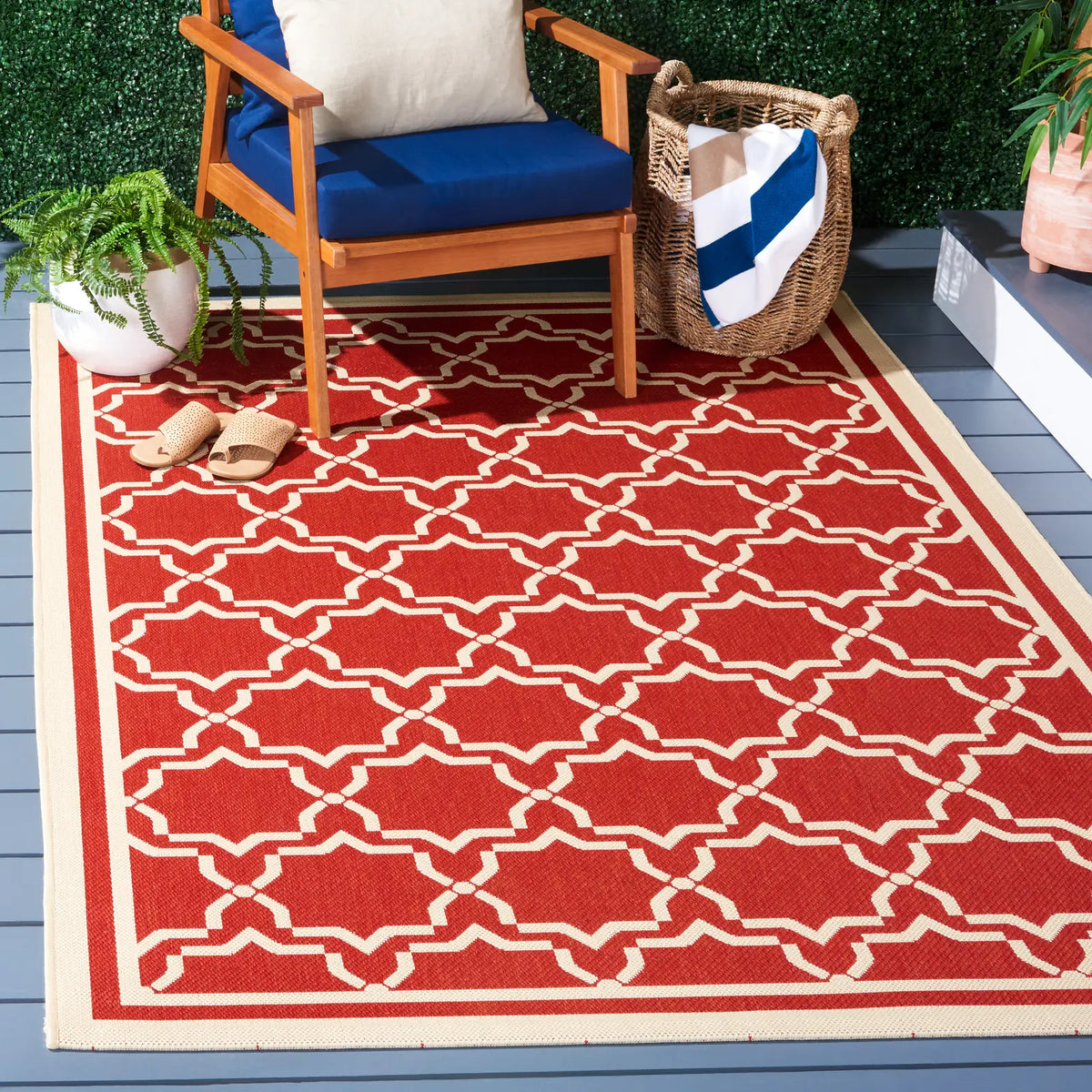 Safavieh Courtyard 4'-0" x 5'-7" Rug in Red / Bone