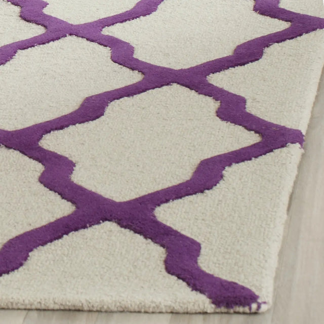 Safavieh Cambridge 5'-0" x 8'-0" Rug in Ivory / Purple