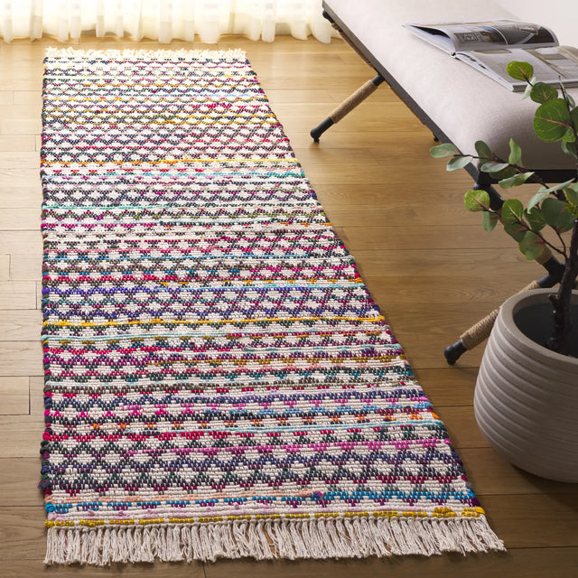 Safavieh Montauk 2'-3" x 8'-0" Rug in Red / Blue
