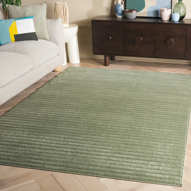 Safavieh Selena 4'-0" x 6'-0" Rug in Green