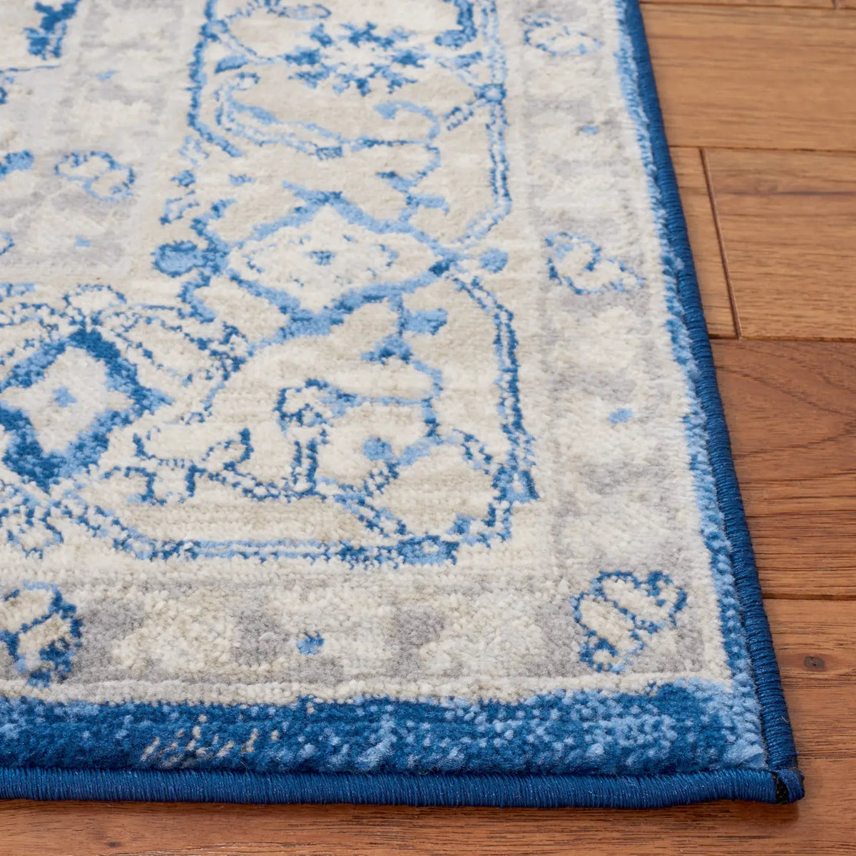 Safavieh Brentwood 4'-0" x 6'-0" Rug in Navy / Grey