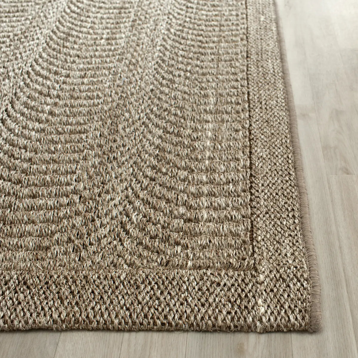 Safavieh Palm Beach 2'-0" x 8'-0" Rug in Silver