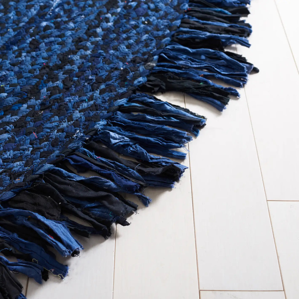 Safavieh Braided 5'-0" x 8'-0" Rug in Navy / Black