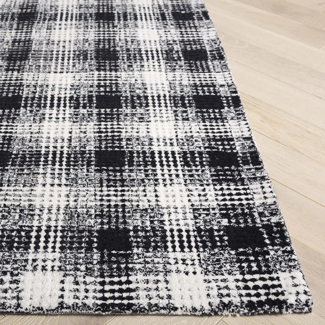 Safavieh Genre 4'-0" x 6'-0" Rug in Black / Ivory