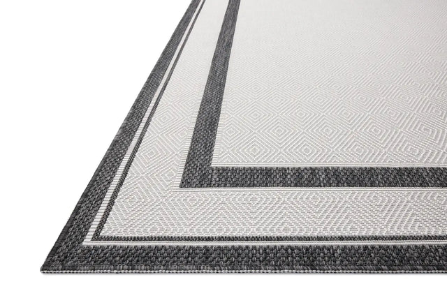 Loloi Easton ESN-11 Onyx / Ivory Rug - rug corner