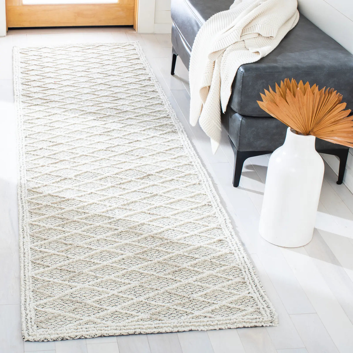 Safavieh Trace 2'-3" x 8'-0" Rug in Ivory / Black