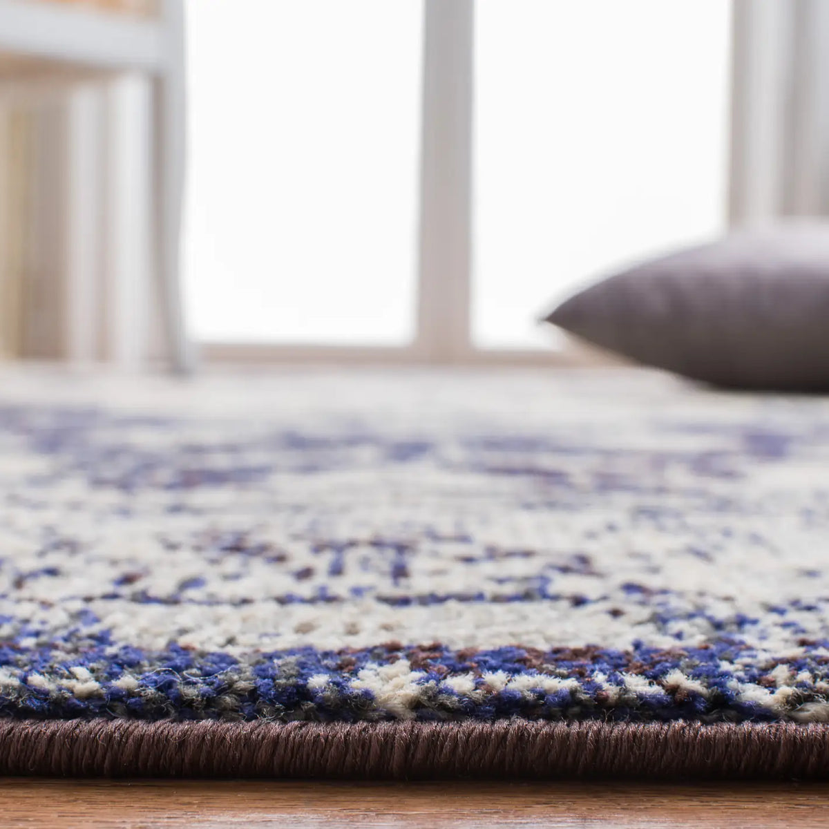 Safavieh Monaco 4'-0" x 5'-7" Rug in Ivory / Navy