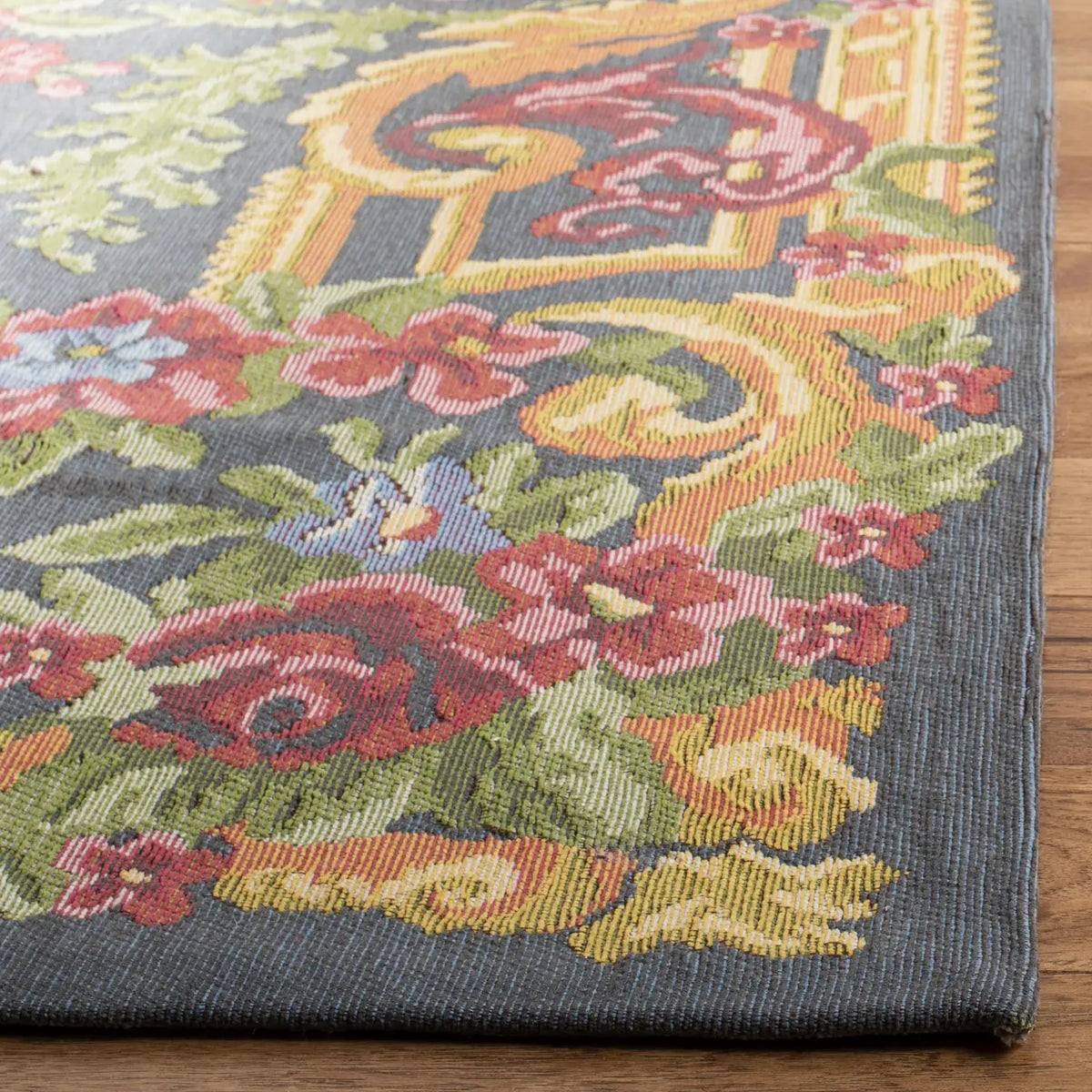 Safavieh Classic Vintage 5'-0" x 8'-0" Rug in Grey / Rose