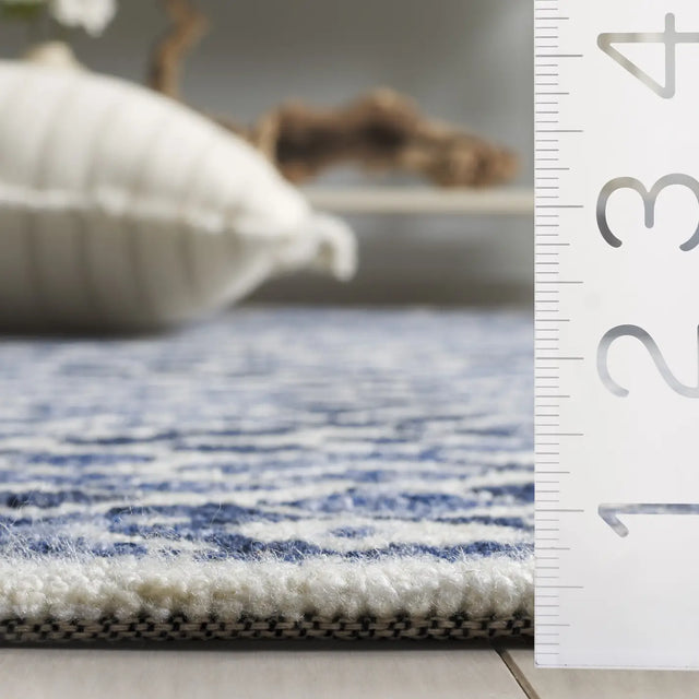 Safavieh Metro 2'-3" x 8'-0" Rug in Navy / Ivory