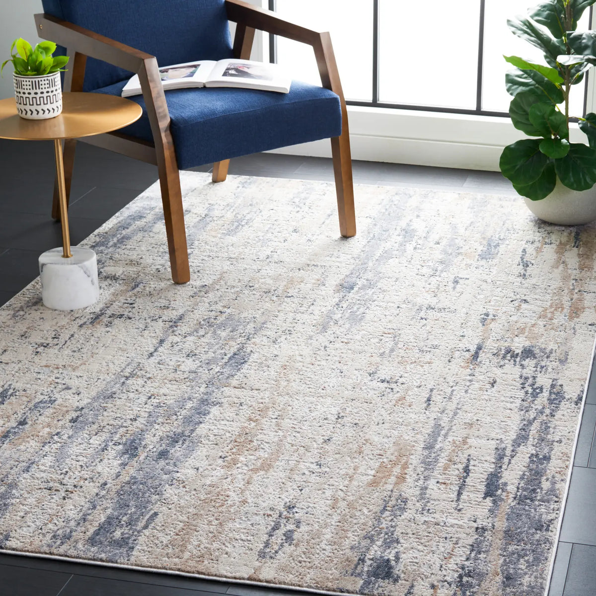 Safavieh Vogue 4'-0" x 6'-0" Rug in Dark Grey / Grey