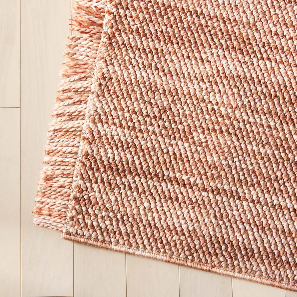 Safavieh Martha Stewart Azura 4'-0" x 6'-0" Rug in Rust