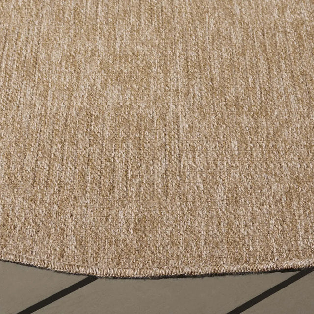 Safavieh Retreat 6'-7" x 6'-7" Rug in Natural