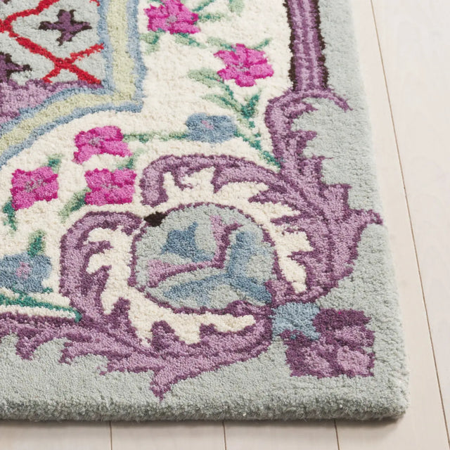 Safavieh Bellagio 4'-0" x 6'-0" Rug in Light Green / Ivory