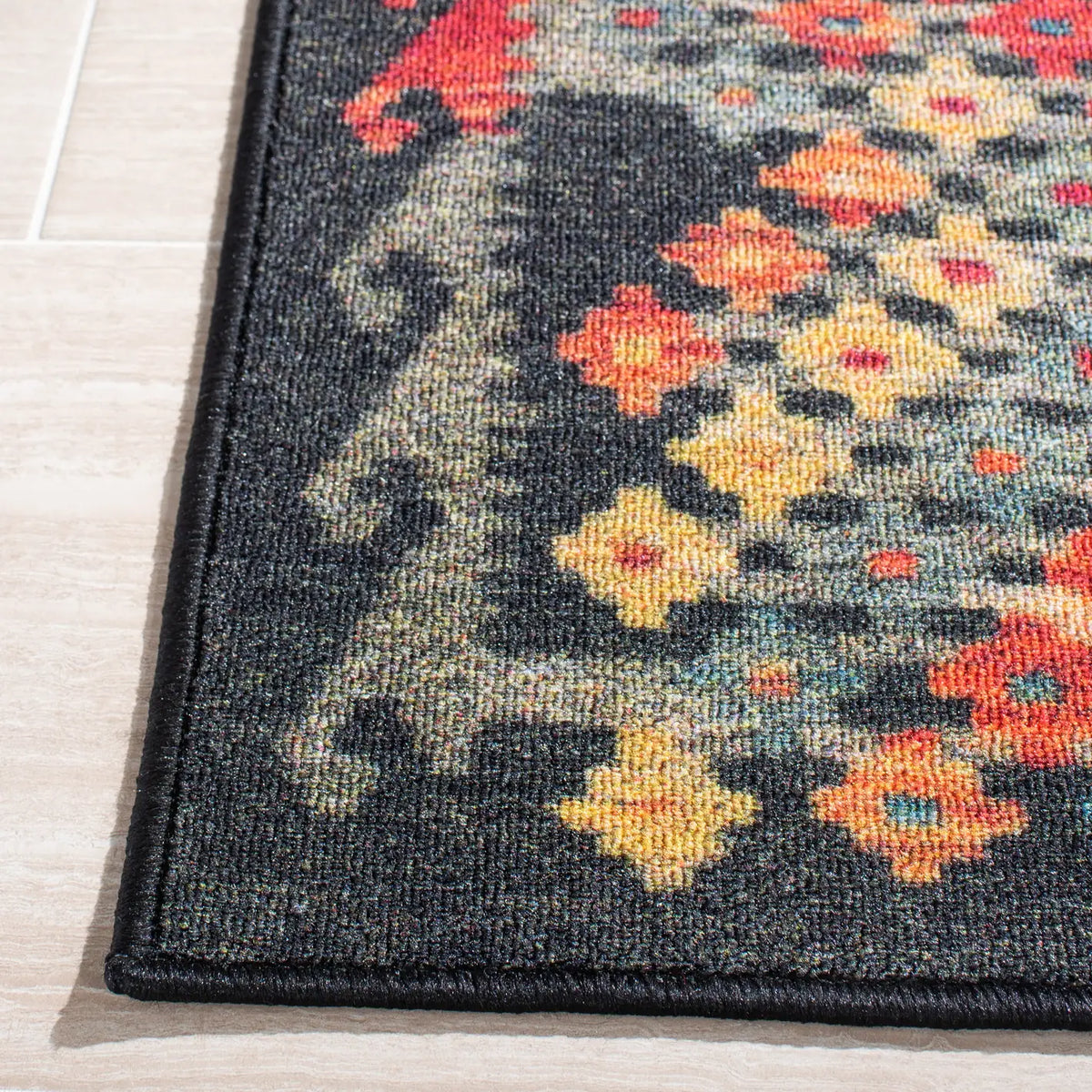Safavieh Journey 4'-4" x 6'-0" Rug in Charcoal / Red