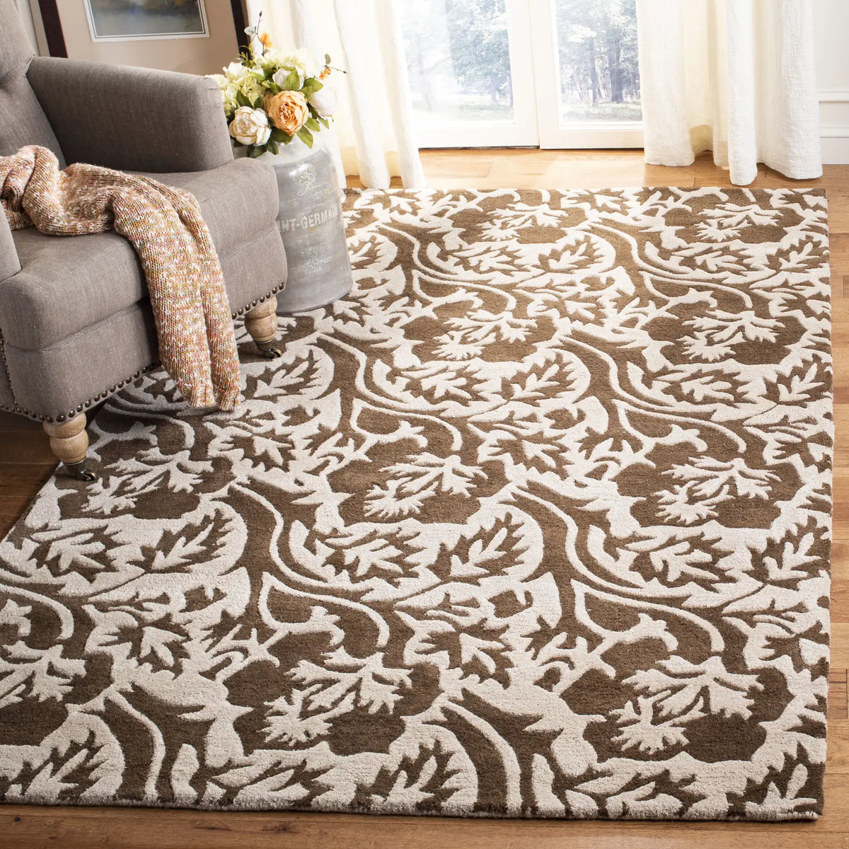 Safavieh Soho 3'-6" x 5'-6" Rug in Brown / Ivory