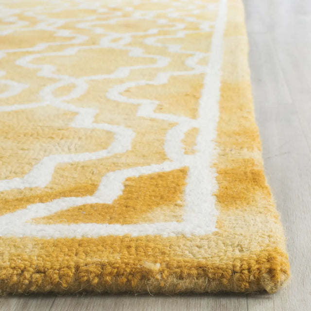 Safavieh Dip Dye 2'-3" x 6'-0" Rug in Gold / Ivory