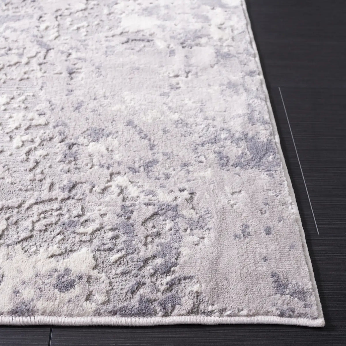 Safavieh Eternal 4'-0" x 6'-0" Rug in Light Grey / Grey