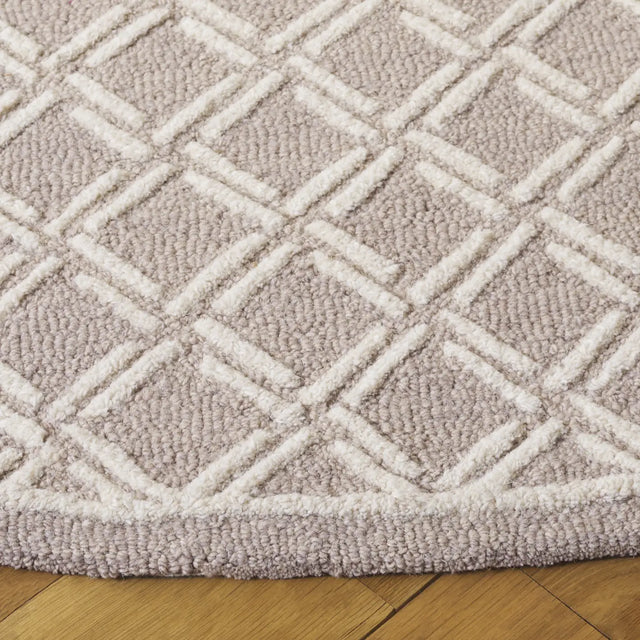 Safavieh Genre 6'-0" x 6'-0" Rug in Beige / Ivory