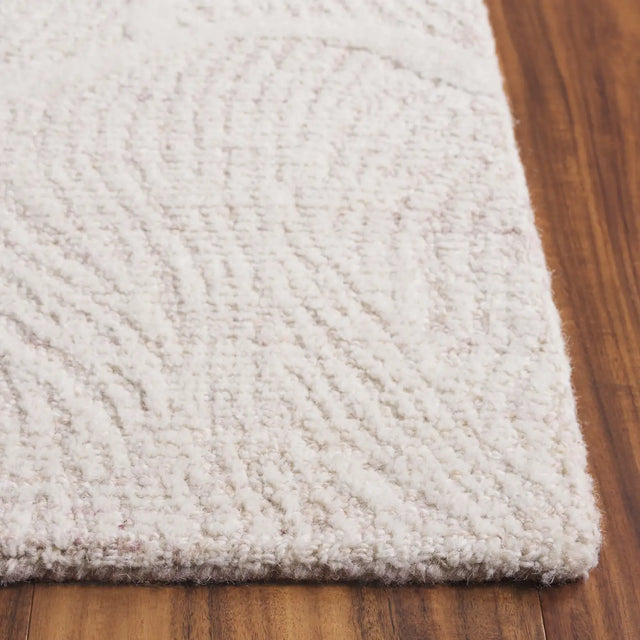 Safavieh Pine 4'-0" x 6'-0" Rug in Pink / Ivory