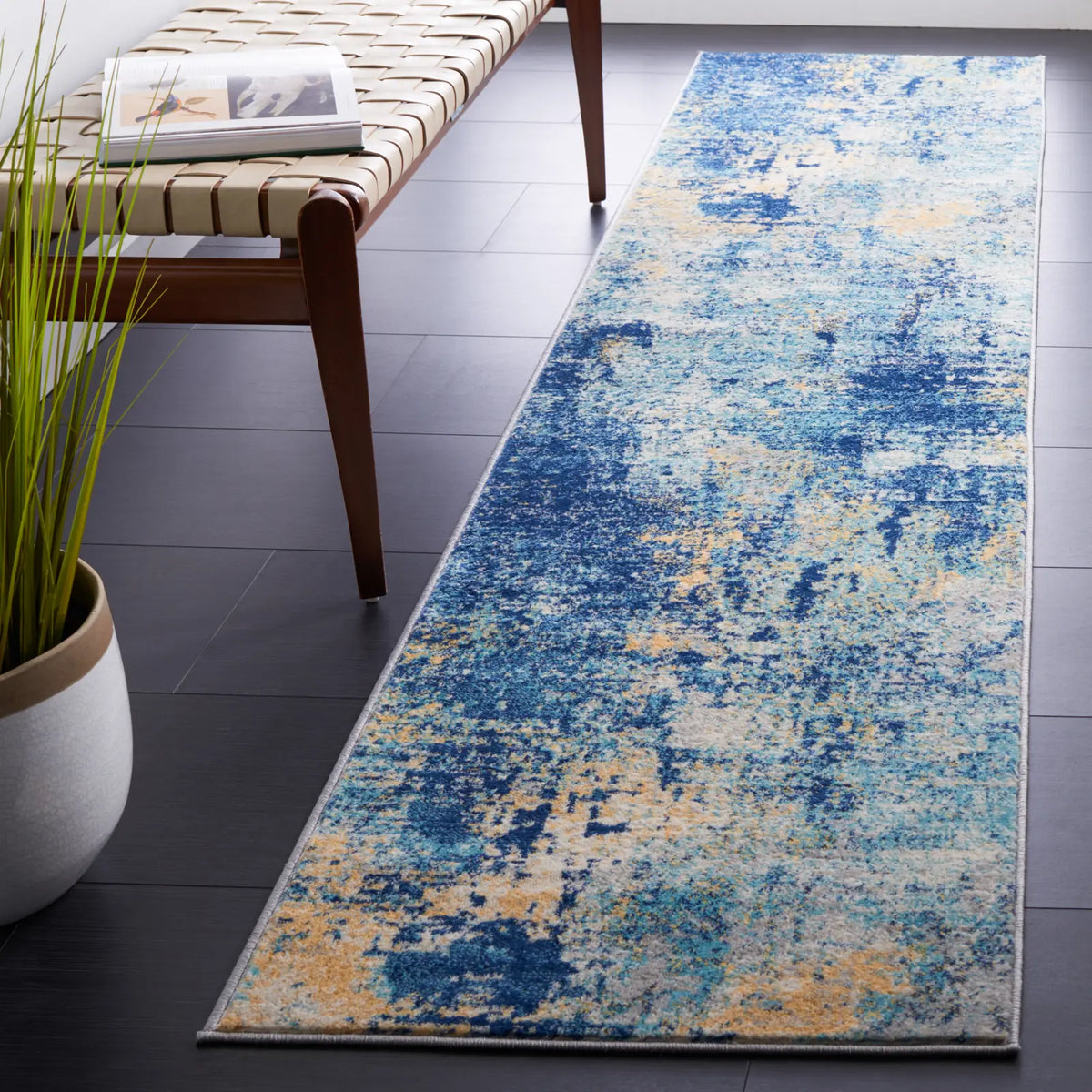 Safavieh Jasper 100 2'-0" x 9'-0" Rug in Navy / Ivory