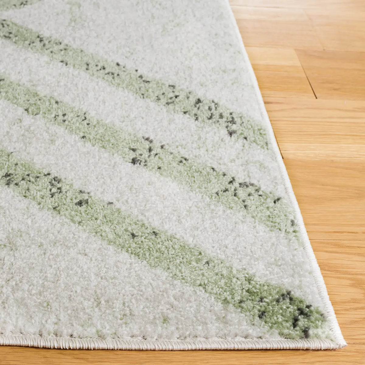 Safavieh Adirondack 4'-0" x 6'-0" Rug in Ivory / Sage