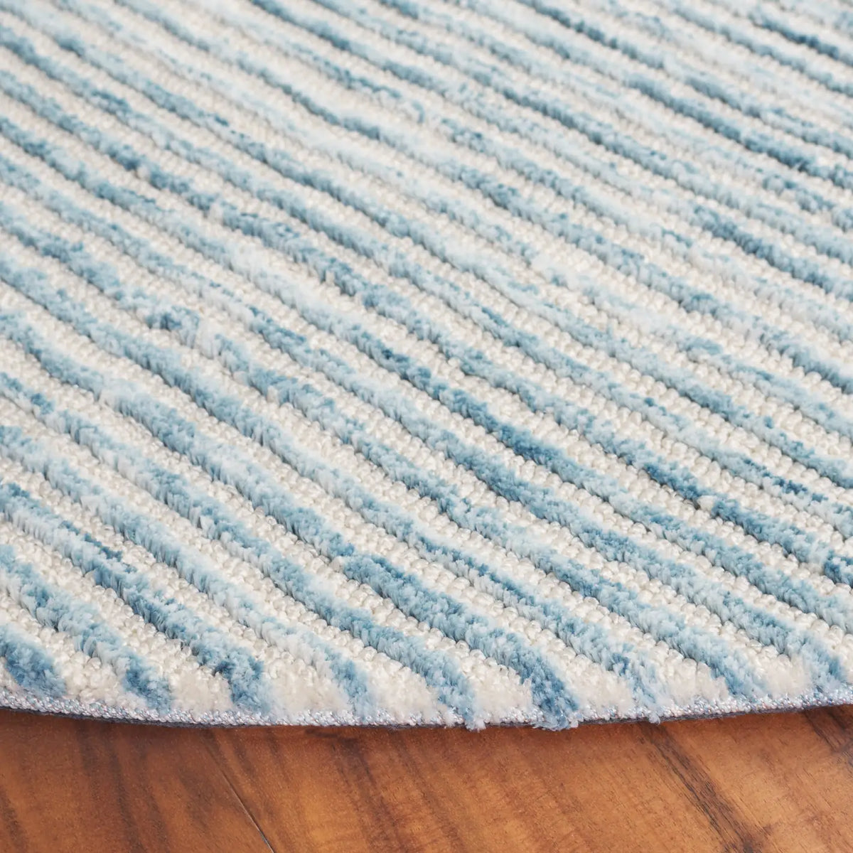 Safavieh Audrey 6'-0" x 6'-0" Rug in Blue / Ivory