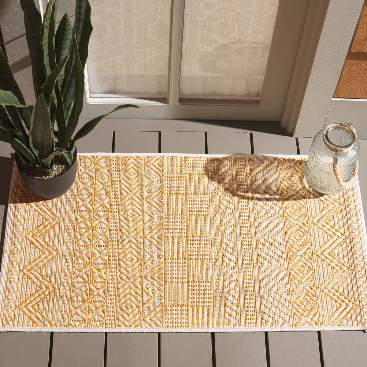 Safavieh Courtyard 2'-0" x 3'-7" Rug in Beige / Gold
