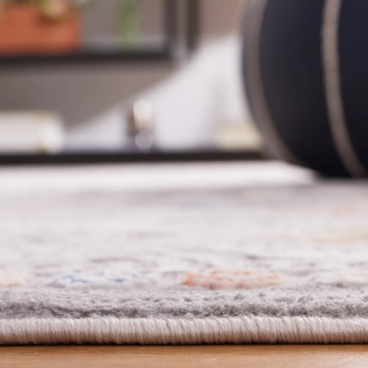 Safavieh Eternal 4'-0" x 6'-0" Rug in Grey / Blue Rust
