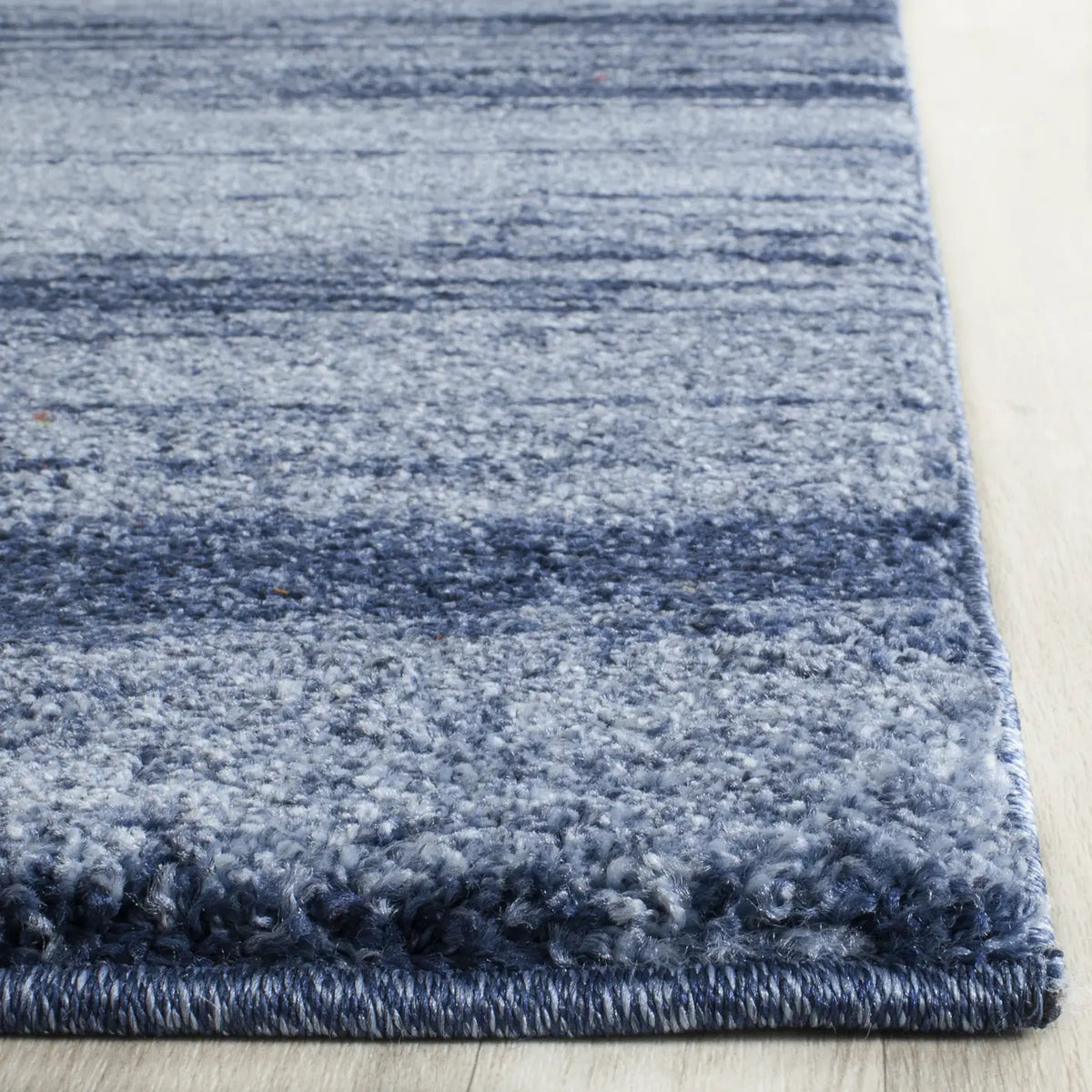 Safavieh Retro 10'-0" x 14'-0" Rug in Light Blue / Blue