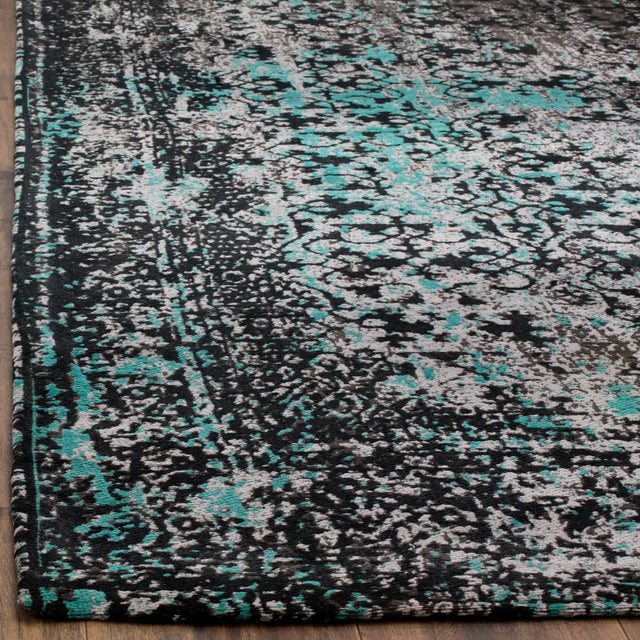Safavieh Classic Vintage 4'-0" x 6'-0" Rug in Navy / Teal