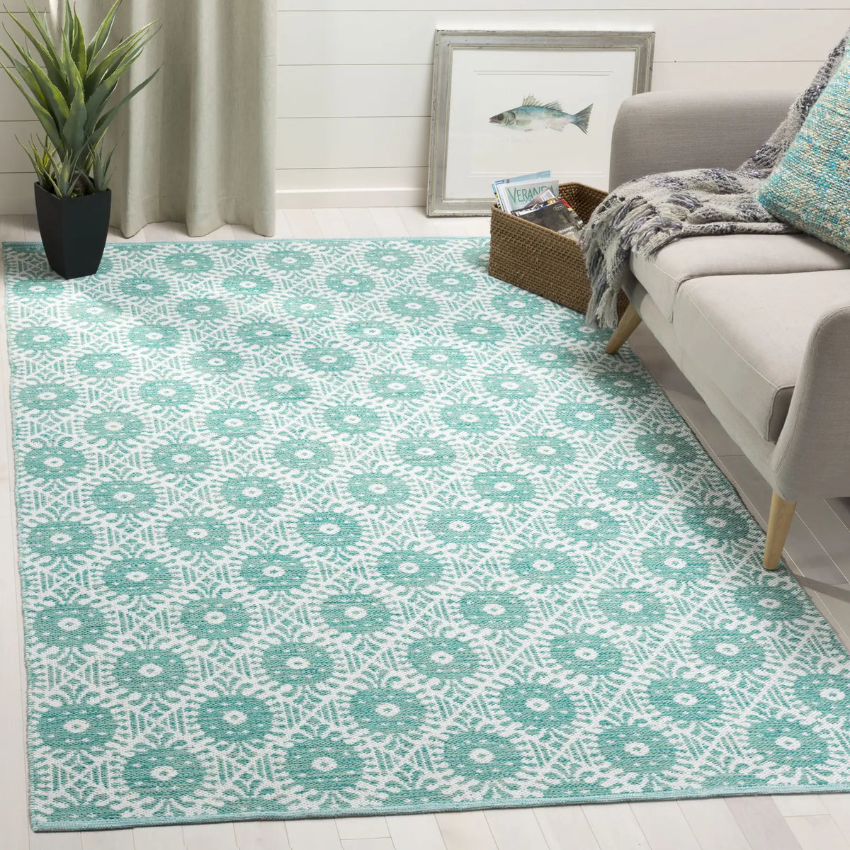 Safavieh Montauk 5'-0" x 8'-0" Rug in Aqua / Ivory