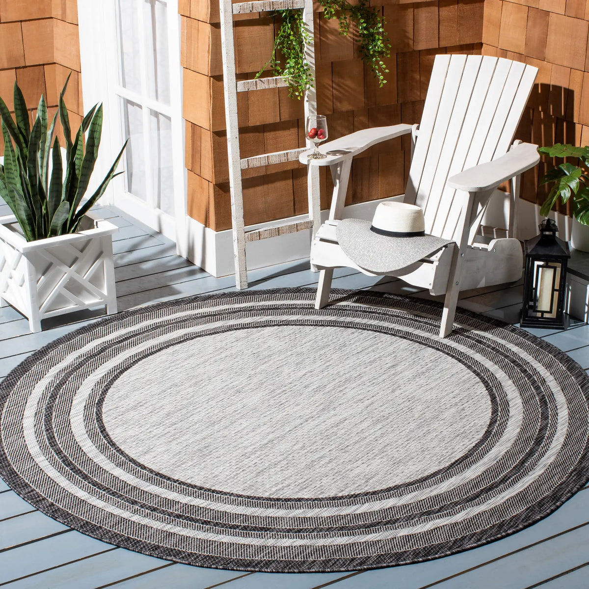 Safavieh Courtyard 10'-0" x 10'-0" Rug in Light Grey / Black