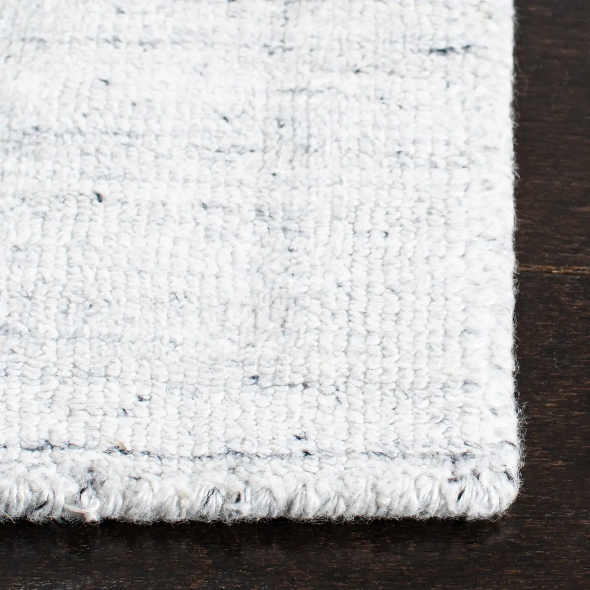 Safavieh Mirage 5'-0" x 8'-0" Rug in Ivory / Silver