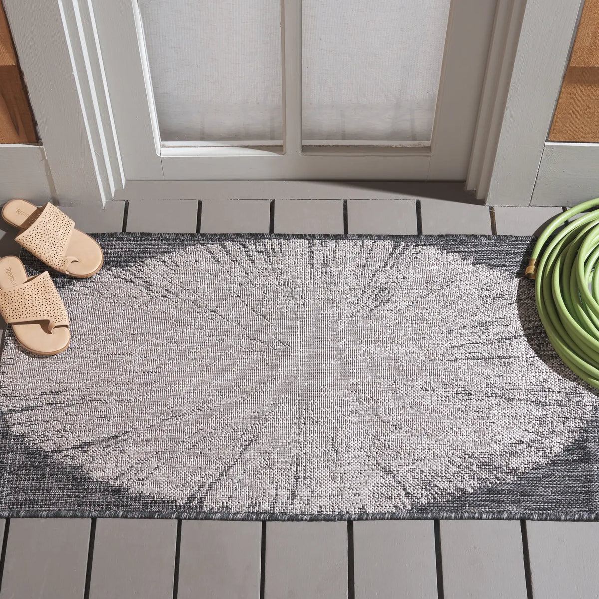 Safavieh Courtyard 2'-0" x 3'-7" Rug in Beige / Black