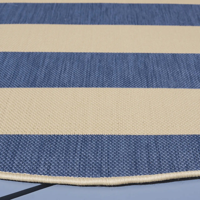 Safavieh Courtyard 6'-7" x 6'-7" Rug in Beige / Blue