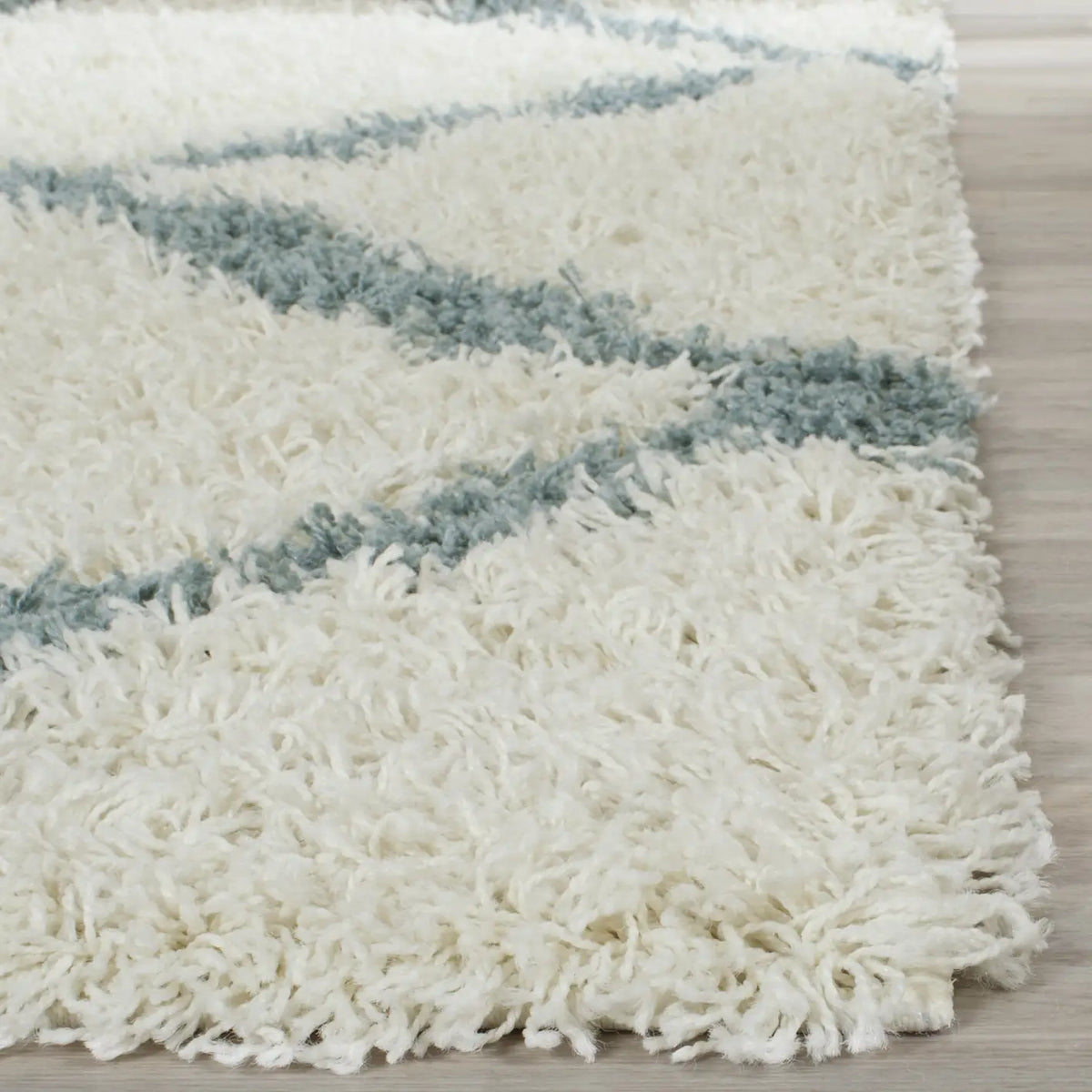 Safavieh Sgd-Dallas Shag 6'-0" x 6'-0" Rug in Ivory / Light Blue