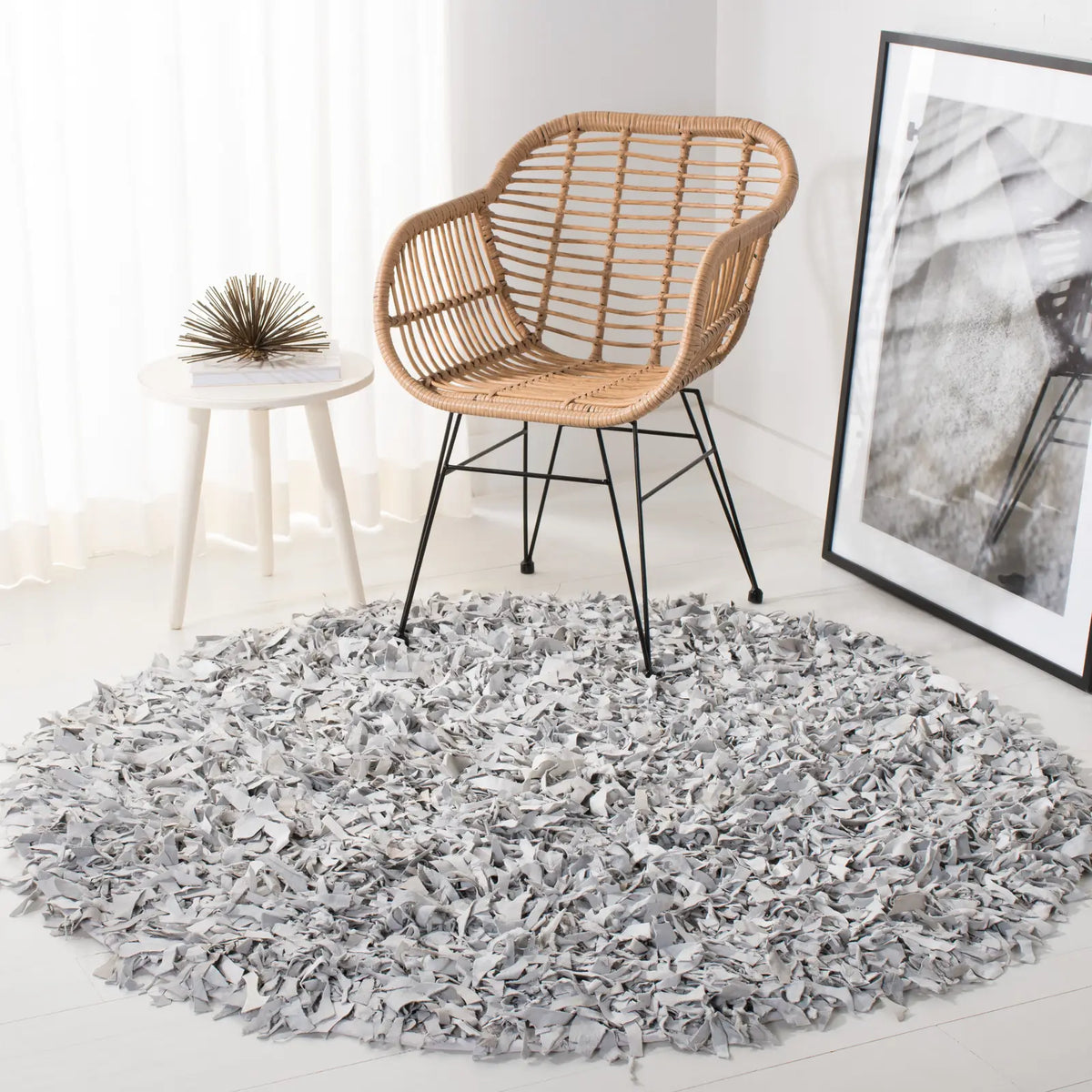Safavieh Leather Shag 5'-0" x 5'-0" Rug in Grey / White